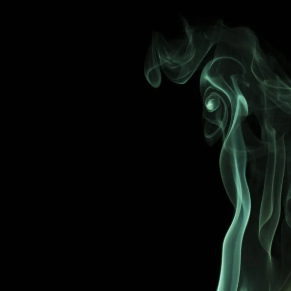 Piękne Wiry Zielonego Dymu Czarnym Tle — Zdjęcie stockowe