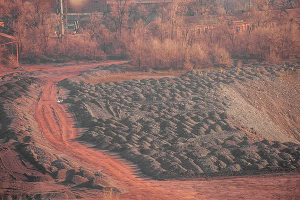 工业区及废铁矿场 — 图库照片