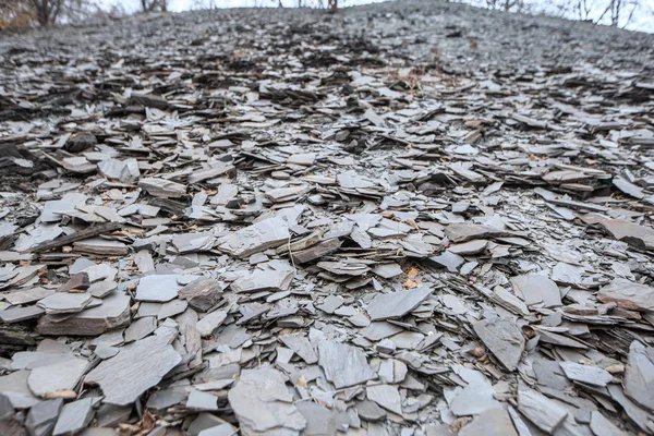 Thin Flat Stones Breaking Away Mountain — Stock Photo, Image