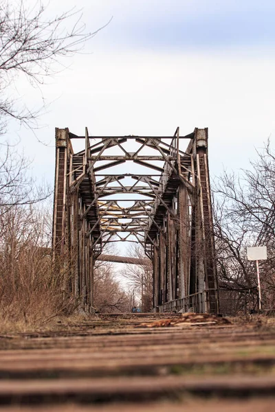 Abandoned Metal Railway Bridge Autumn — 스톡 사진