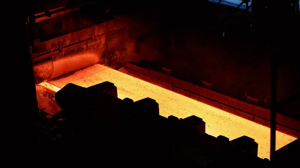 Hete Metalen Plaat Een Staalfabriek — Stockfoto