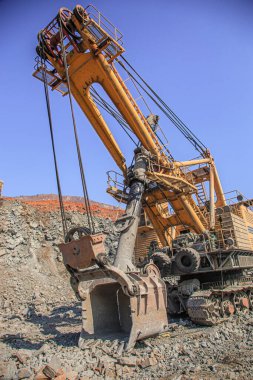 Madencilik Kazıcısı Kova Durdu