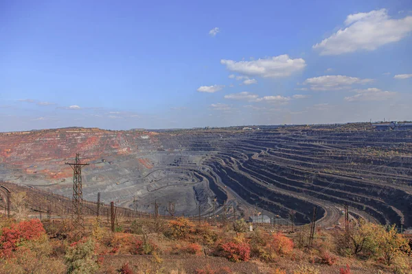 Panorama Pedreira Minério Ferro Dia Ensolarado — Fotografia de Stock