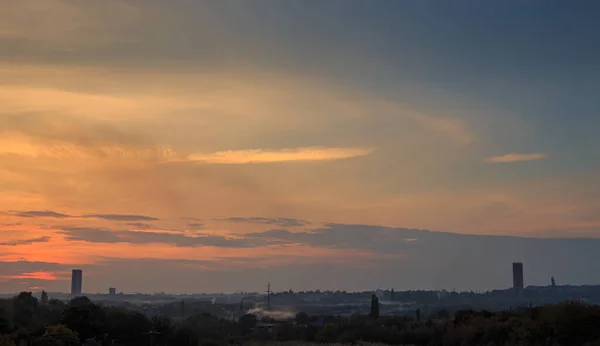 Восход Закат Над Городом Дыму — стоковое фото
