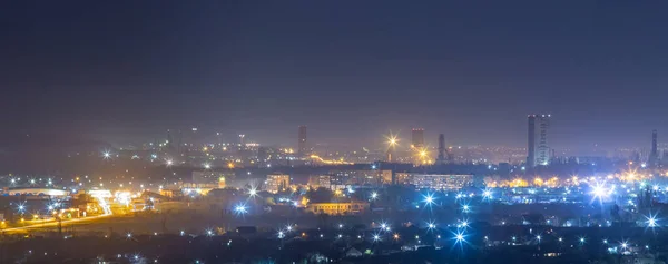 Nächtliche Stadtlandschaft Osteuropa — Stockfoto