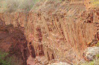 Bozkırda kayalıklar