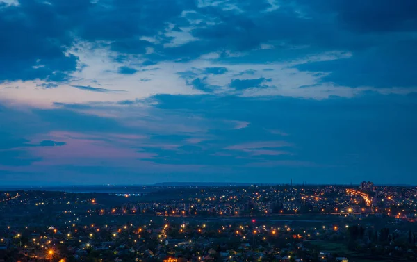 Kvällsstad Östeuropa — Stockfoto