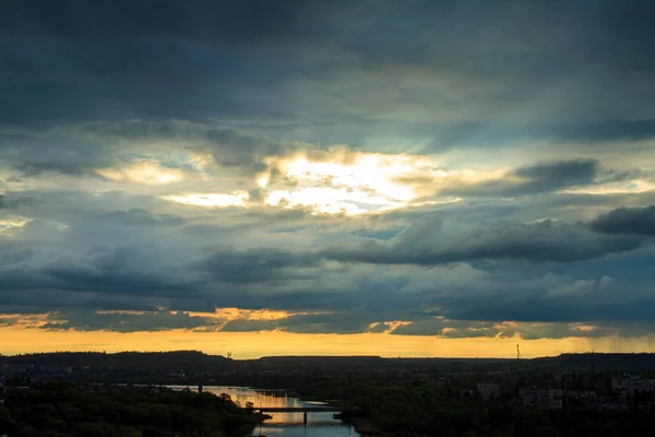 Brücke Der Stadt Bei Sonnenuntergang Oder Sonnenaufgang — Stockfoto