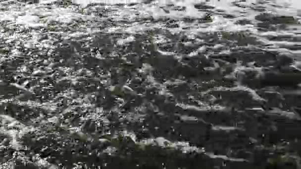 Agua Burbujeante Después Una Cascada — Vídeos de Stock