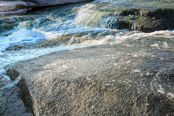 Kaskadenartige Wasserfälle Einem Sonnigen Tag — Stockfoto