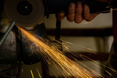 Eylem taşlama tezgahı