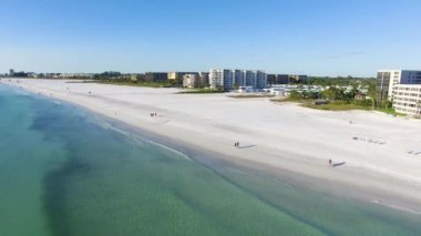 Siesta Key, Florida plaj üzerinde uçmak.