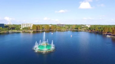 Eola göl Orlando downtown, Florida Çeşmede havadan görünümü