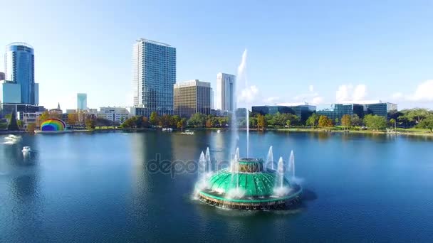 A légi felvétel a tó Eola szökőkút Orlando downtown, Florida — Stock videók