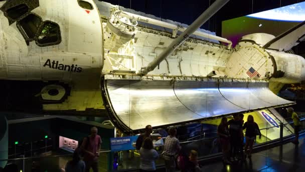 Atlantis Space Shuttle im Zentrum von Kennedy — Stockvideo