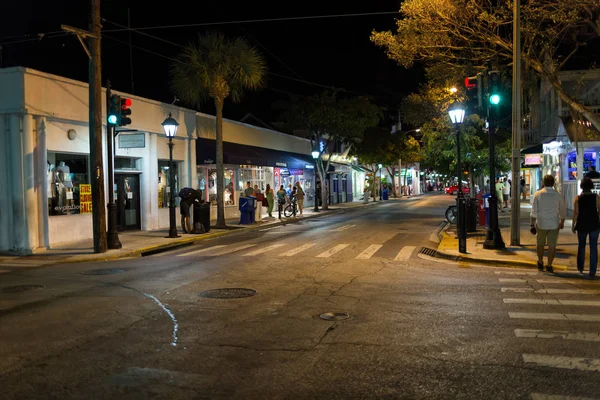 Calle Duval por la noche, Key West, FL — Foto de Stock