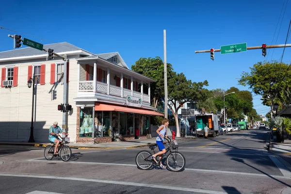 Duval Street en el centro de Key West — Foto de Stock