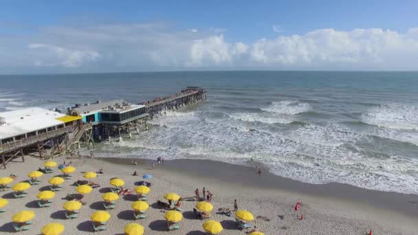 Cacao beach pier luchtfoto video — Stockvideo