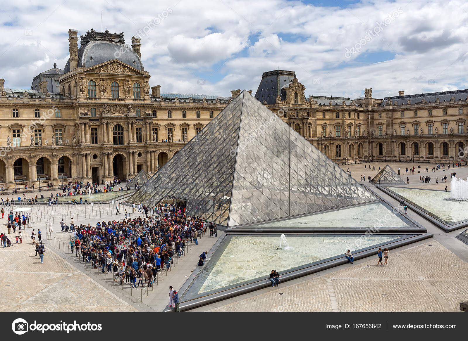 Symbolik im Allgemeinen und im weiteren Sinne - Seite 3 Depositphotos_167656842-stock-photo-louvre-buildings-and-pyramid-in