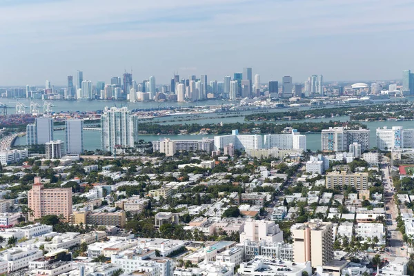 Vue de Miami depuis la cabine de l'hélicoptère — Photo