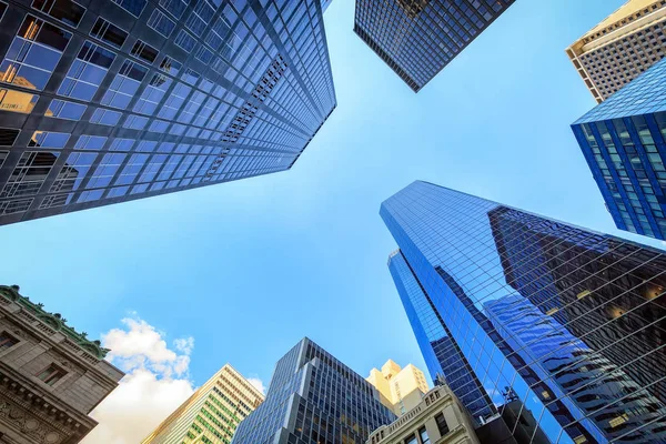 Up view in financial district in Manhattan — Stock Photo, Image
