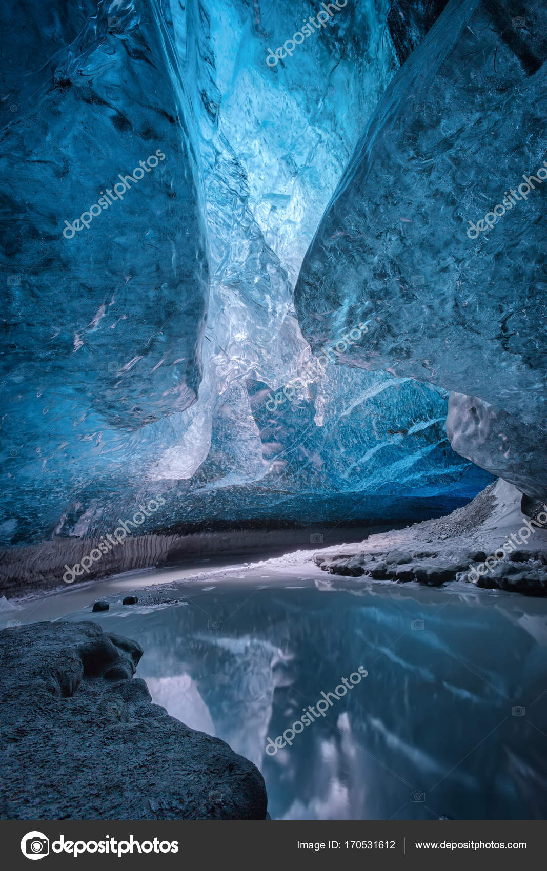 스카프타펠: 얼음 동굴 체험 | Guide to Europe, image size:1067x1700