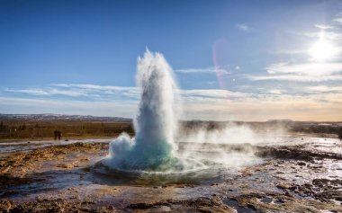 Strokkur geysir Erüpsiyonu