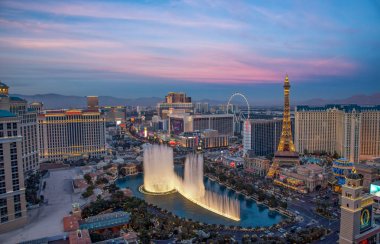 Las Vegas yüksek doğmak balkonundan striptiz görünümü. Şehrin havadan görünümü.