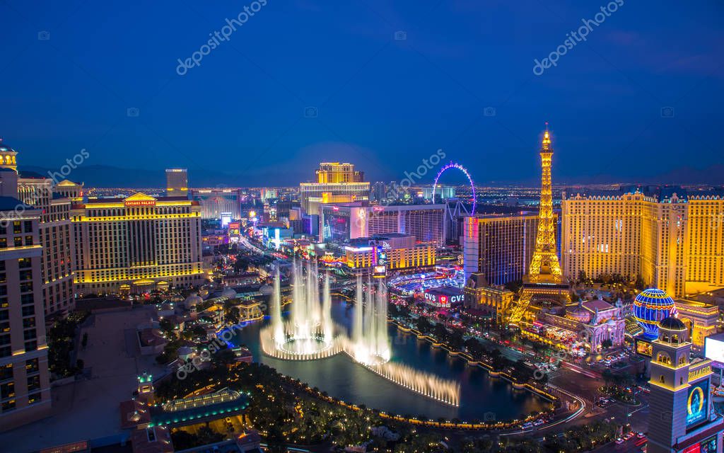 Las Vegas vista de tira desde el balcón de gran altura. Vista aérea de
