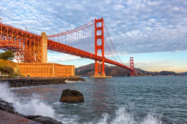 Golden Gate Bridge at sunrise, San Francisco USA — Stock Photo, Image