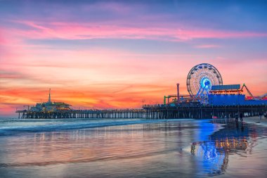Günbatımı Santa Monica parkında