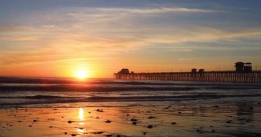 California Oceanside pier gün batımında