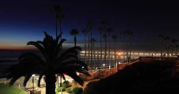 Oceanside Californië pier bij zonsondergang — Stockvideo