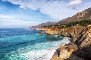 Pasifik kıyı şeridi boyunca yolu 1, California