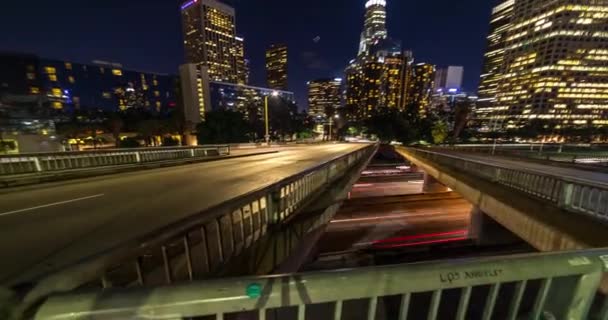 Tráfico por autopista en el centro de Los Ángeles timelapse — Vídeo de stock