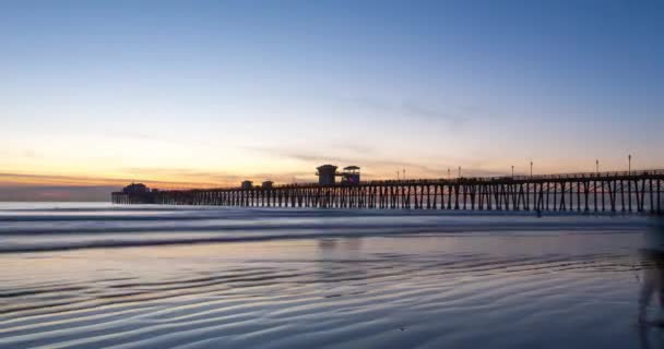 Kalifornie Oceanside timelapse molo při západu slunce — Stock video