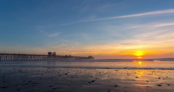 California Oceanside pier timelapse naplementekor — Stock videók