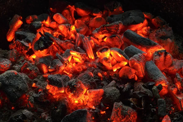 Smouldering coals — Stock Photo, Image