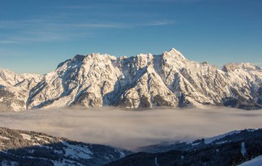 Panoramik manzara Saalbach hinterglemm steinernes Meer leogang gün batımı