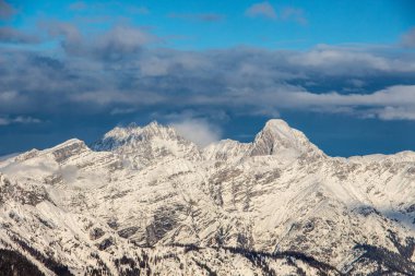 Watzmann Saalbach dağ portresi dramatik bulutlar mükemmel mavi gökyüzü aydınlık manzara