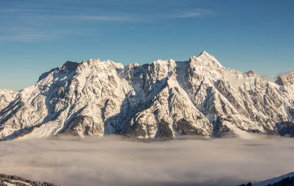 Vista panorâmica Saalbach hinterglemm steinernes Meer leogang por do sol — Fotografia de Stock