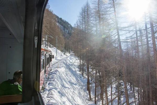 Zermatt miasto Mattertals zachód słońca widok zimowy śnieg krajobraz Alpy Szwajcarskie panorama — Zdjęcie stockowe