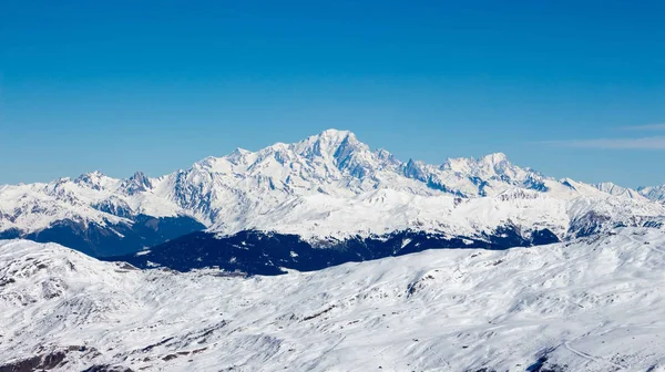 Mont blanc sonnenuntergang blick schneebedeckter berg vom mont vallon meribel 3 täler — Stockfoto