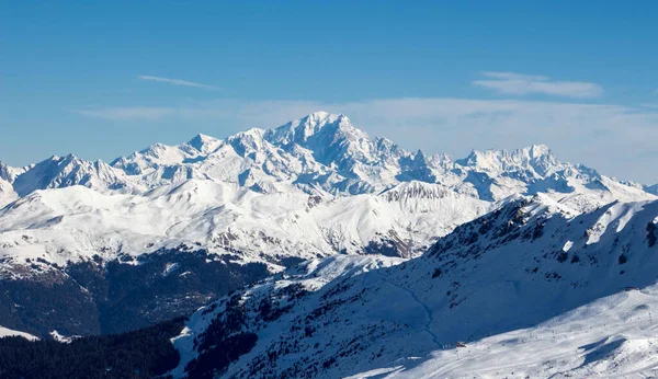 Mont Blanc ηλιοβασίλεμα θέα χιονισμένο βουνό από Mont Vallon Meribel 3 κοιλάδες — Φωτογραφία Αρχείου