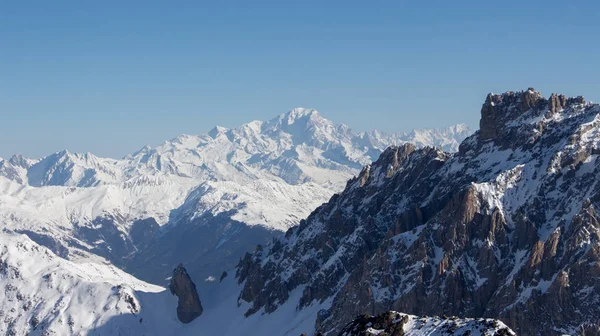 モンブランビュー｜モンバロンメリベルから雪の山3バレー — ストック写真