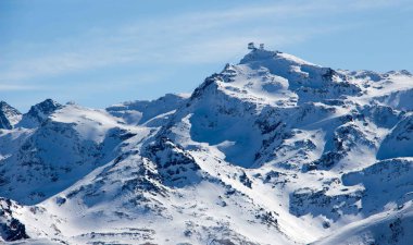 col de thorens peclet val thorens gondol kabin manzarası gün batımı karlı dağ manzarası Fransa alp. 