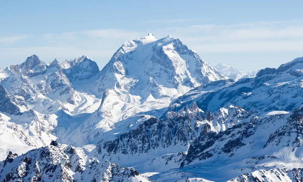 Courchevel saulire aiguille frucht schwarz abhang sonnenuntergang schneebedeckte berglandschaft frankreich alpen — Stockfoto