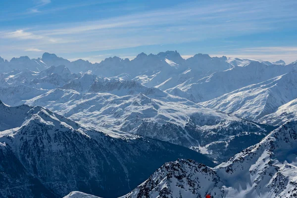 Col de dorens peclet val dornen tal blick sonne schneebedeckte berglandschaft frankreich alpen 3 täler — Stockfoto
