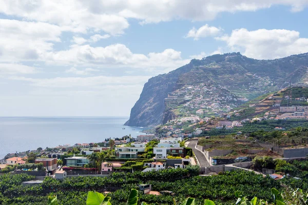 Madeira spektakuläre Landschaft Küste Klippen Wandern kleiner Pfad Meer — Stockfoto