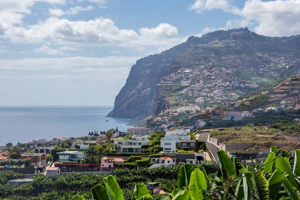 Madeira spektakuläre Landschaft Küste Klippen Wandern kleiner Pfad Meer — Stockfoto